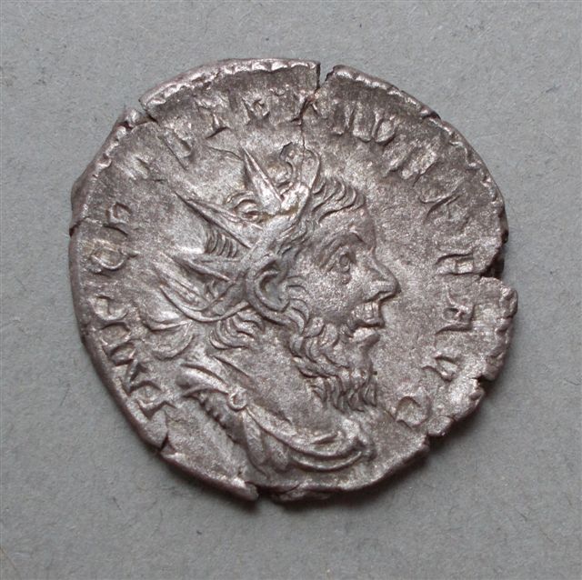 Postumus-Antoninianus-Trio
